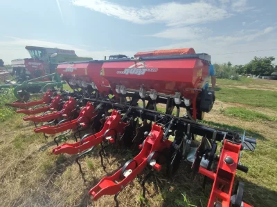 Cultivator pentru lucrarea solului KURT 7, a.2021